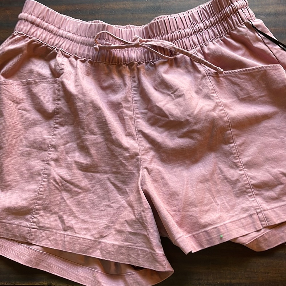 Ava Viv new shorts